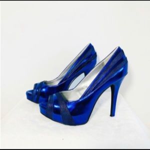 Qupid metallic Blue Peep toe pumps Sz 6